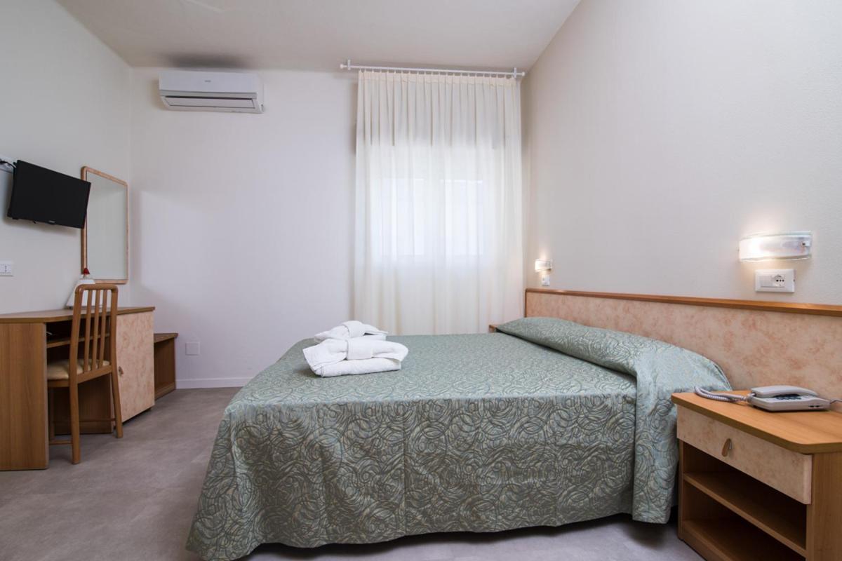 Hotel Ondina E Milazzo Cervia Zewnętrze zdjęcie