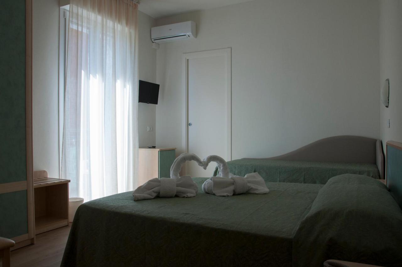 Hotel Ondina E Milazzo Cervia Zewnętrze zdjęcie