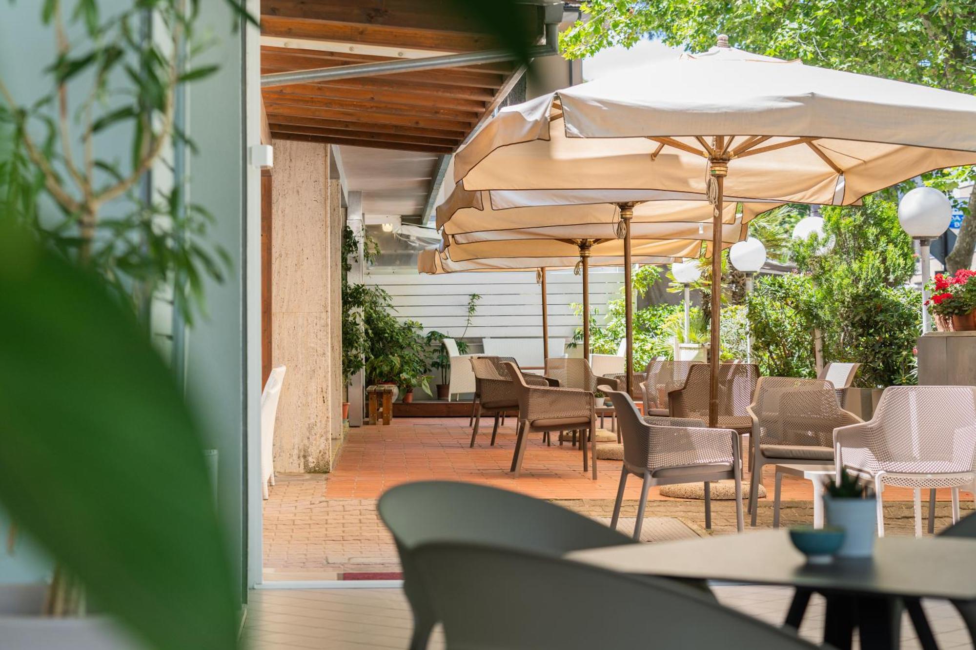 Hotel Ondina E Milazzo Cervia Zewnętrze zdjęcie