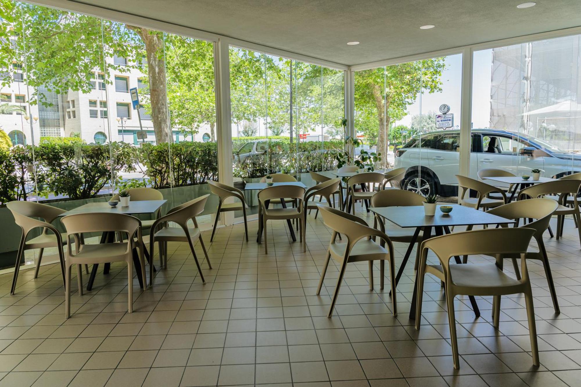 Hotel Ondina E Milazzo Cervia Zewnętrze zdjęcie