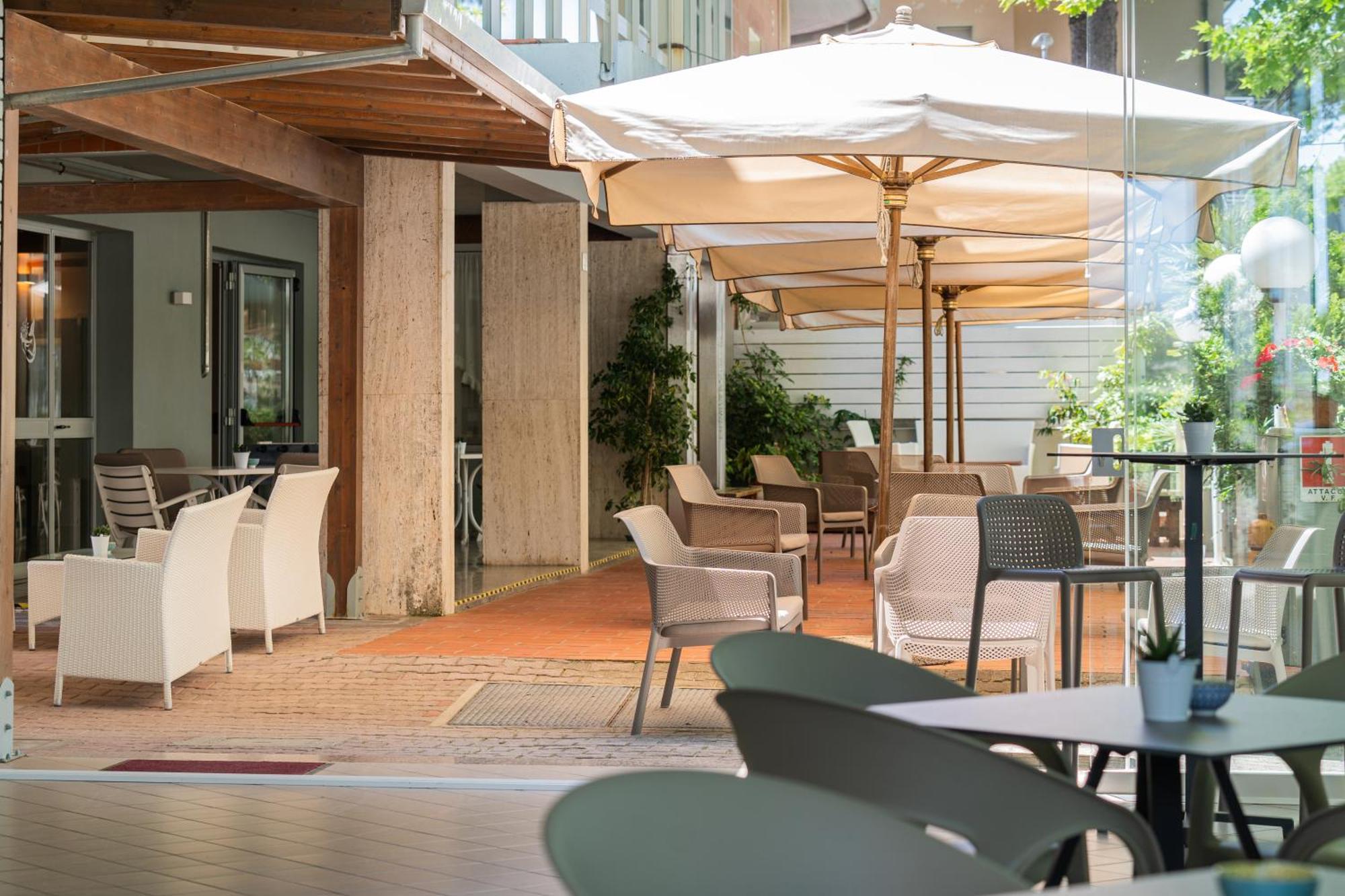 Hotel Ondina E Milazzo Cervia Zewnętrze zdjęcie